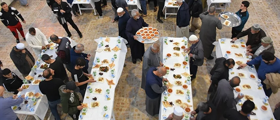 Toplu iftar geleneği Kerkük’te yaşatılmaya devam ediyor