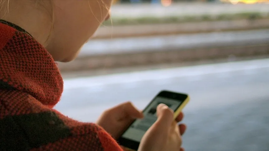Okullarda cep telefonu kullanı yasaklaması planlanıyor