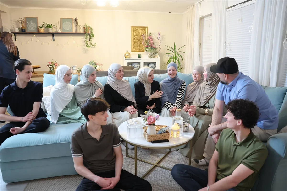 Bakanı Göktaş, “Berlinli Altızlar”ın evine konuk oldu
