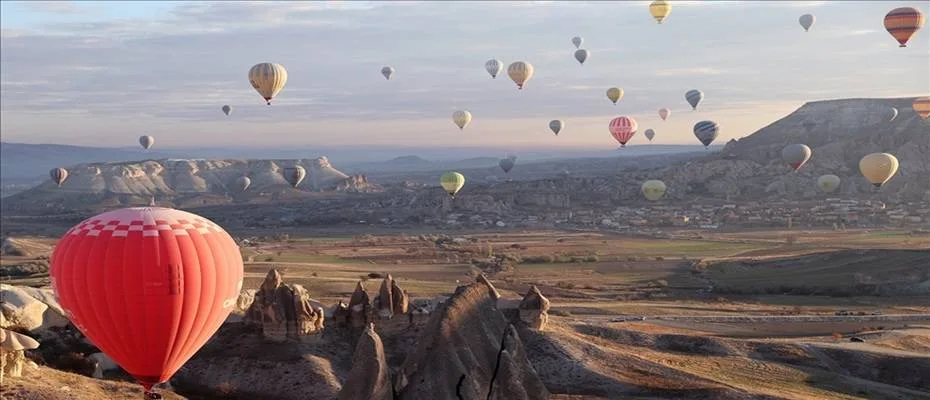 Sıcak hava balonuyla uçan turist sayısı 933 bini geçerek rekor kırdı