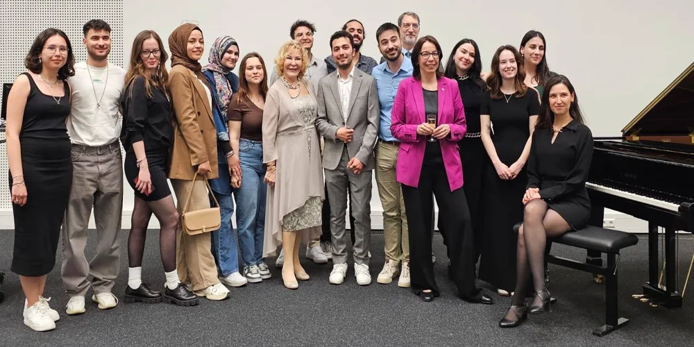 Üniversite’de Gülsin Onay konseriyle yeni yarıyıl açılışı