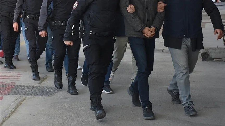 Almanya’da dolandırıcılık yapıp Türkiye’de yakalanan 7 şüpheli tutuklandı