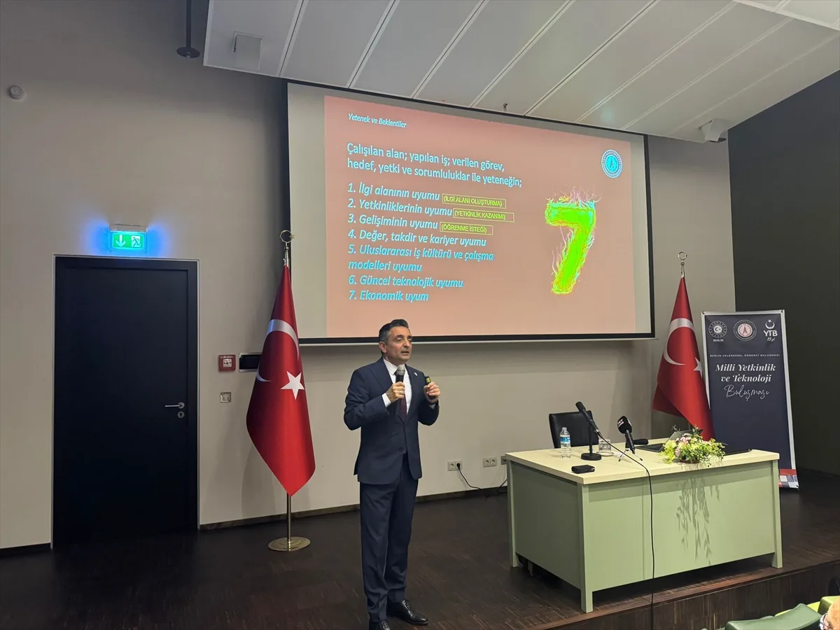 Türk savunma sanayi firmaları Berlin’de öğrencilerle buluştu