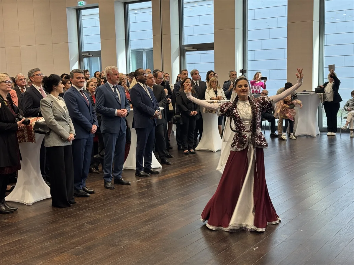 Azerbaycan’ın Bağımsızlık Günü coşkuyla kutlandı