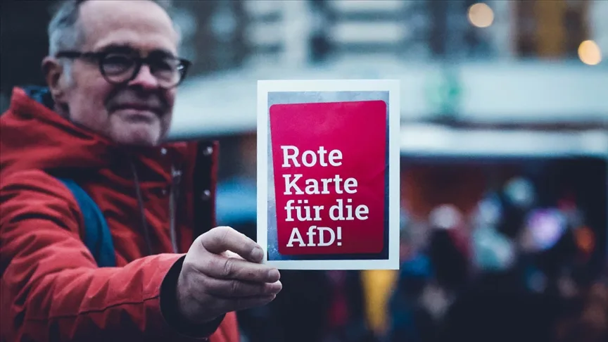 Halkın yüzde 48’i aşırı sağcı AfD’nin yasaklanmasını destekliyor