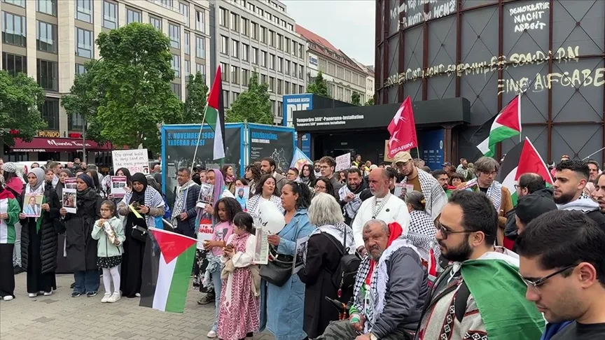 Berlin’de Filistin’e destek amacıyla gösteriler düzenlendi