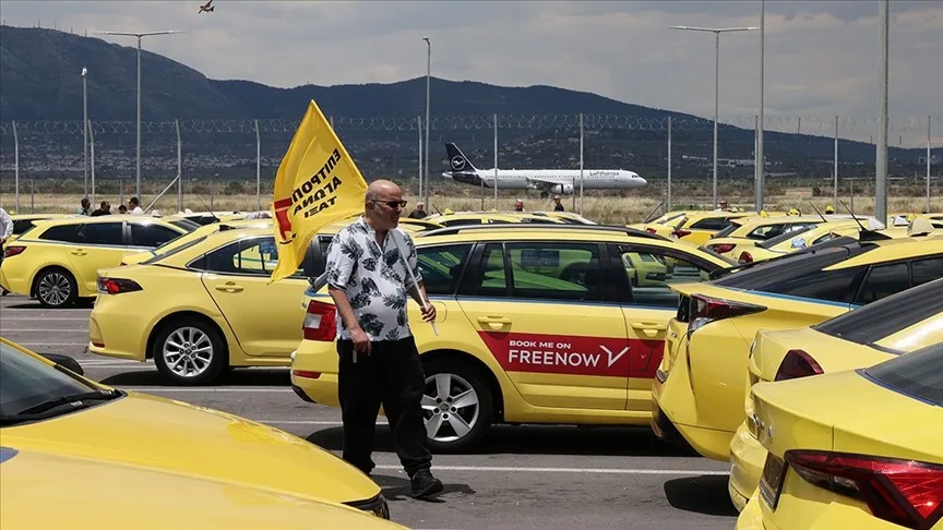 Taksicilerden Havalimanı’nda eylem