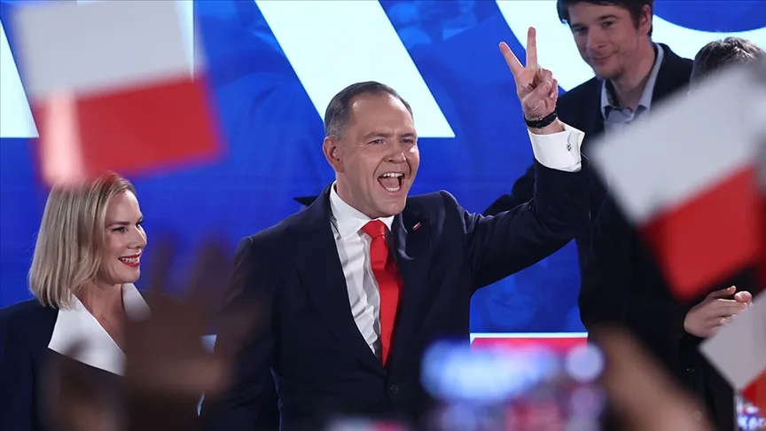 Polonya’da cumhurbaşkanı seçimini yüzde 50,9 ile Nawrocki kazandı