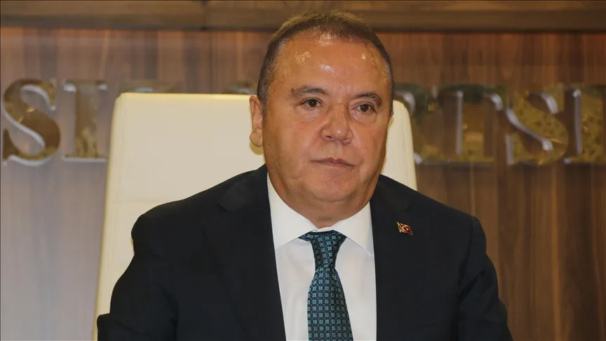 Muhittin Böcek görevden uzaklaştırıldı