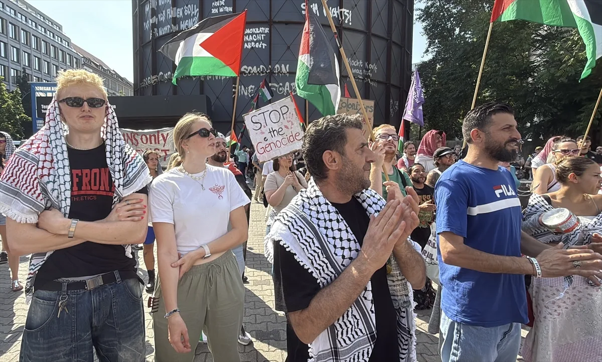 Berlin’de Filistin’e destek gösterisi düzenlendi