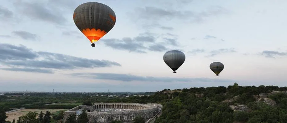 Antalya semalarında süzülen balonlar turizme çeşitlilik kazandırıyor