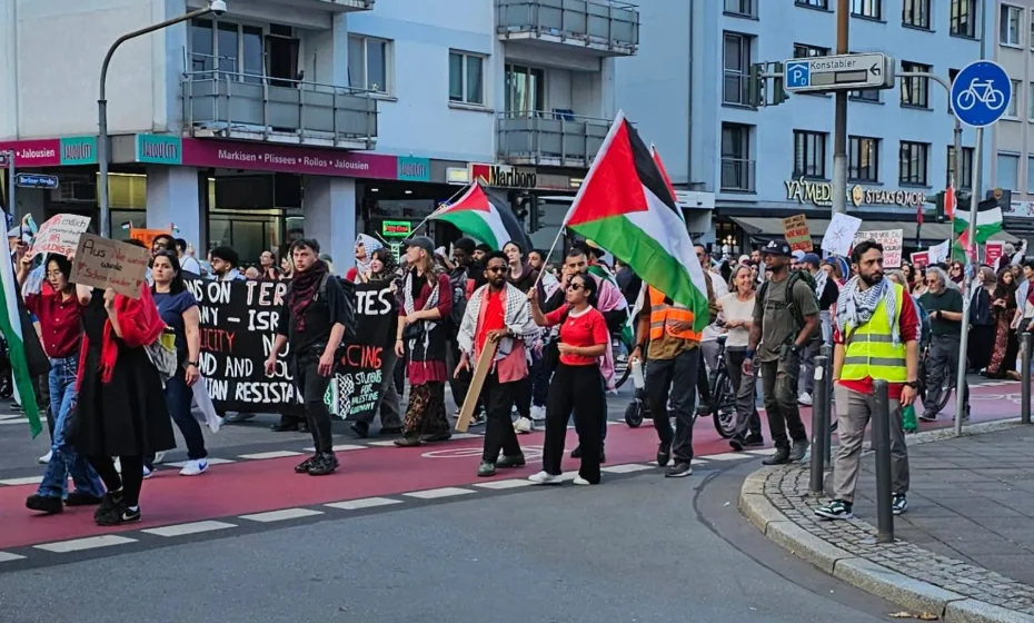 Frankfurt’ta Filistin İçin 11 Bin Kişilik Protesto