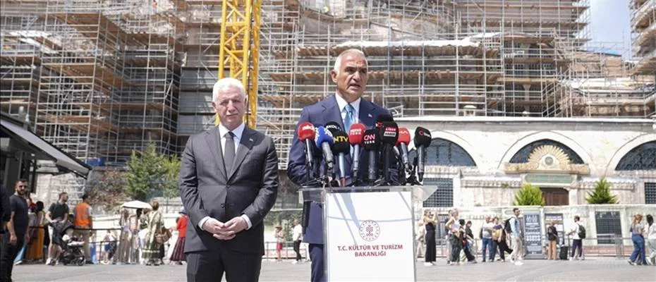 Bakan Ersoy, Ayasofya’daki restorasyon ve güçlendirme çalışmalarını yerinde inceledi
