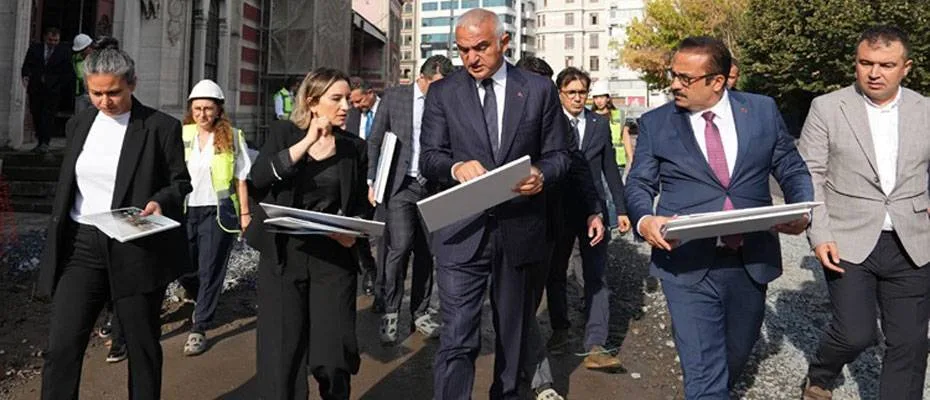 Bakan Ersoy, Sirkeci Garı’ndaki restorasyon çalışmalarını inceledi