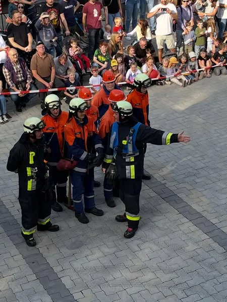 Başkan König itfaiyecileri kutladı