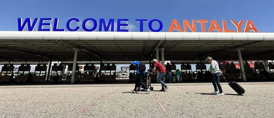 Antalya Havalimanı’na 77 Metre Yüksekliğinde Yeni Kule