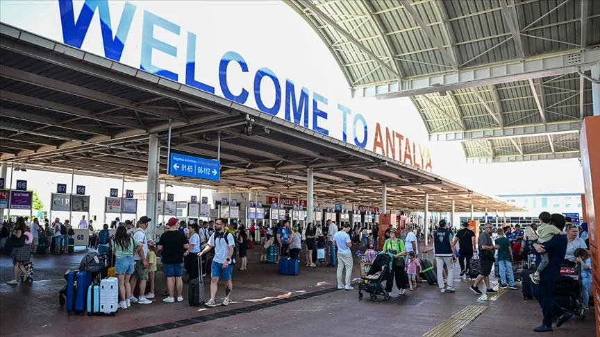 Antalya’ya yılın 9 ayında gelen turist sayısı 14 milyonu aştı