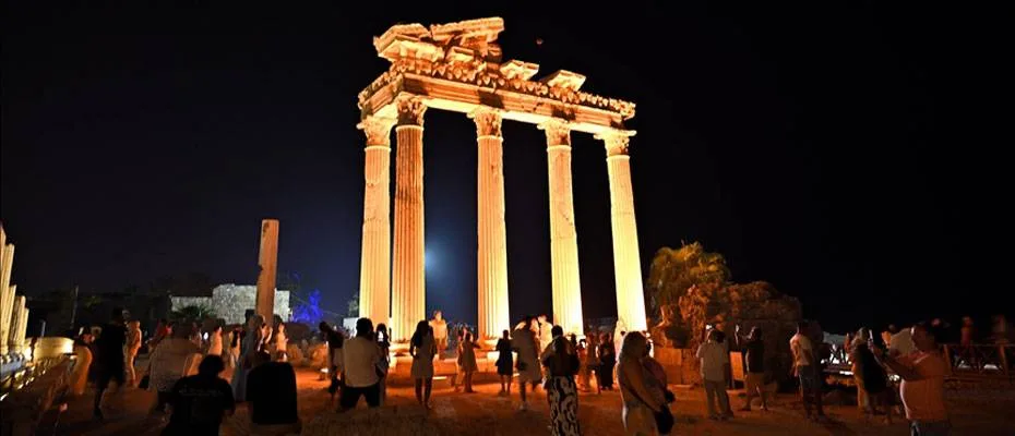 Antalya’da turist hareketliliği kasımda da sürecek