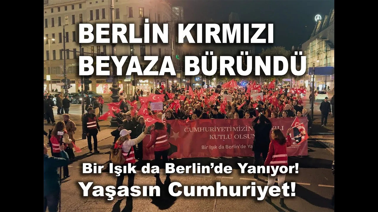 Berlin Kırmızı Beyaza Büründü! Cumhuriyet’in 102  Yılı Kutlandı!