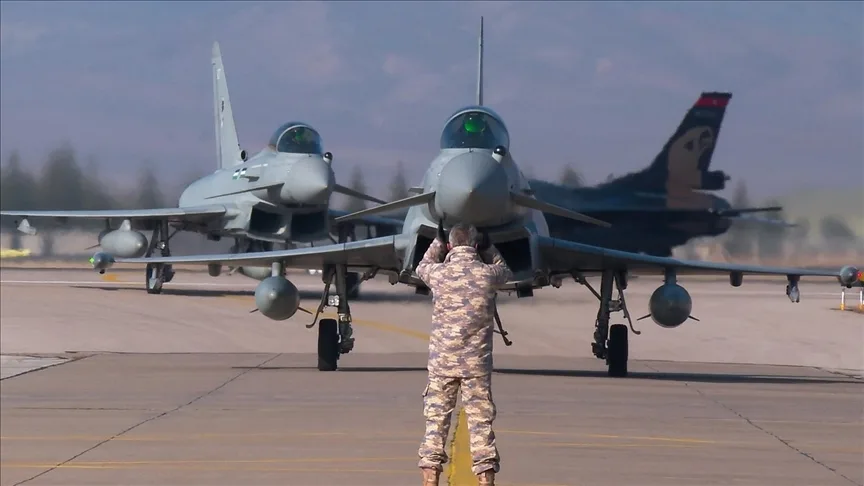 Almanya, Polonya’da Eurofighter uçakları konuşlandıracak