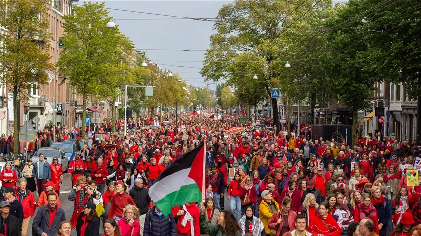 Hollanda’da yaklaşık 250 bin kişi, hükümetin İsrail politikasını protesto etti