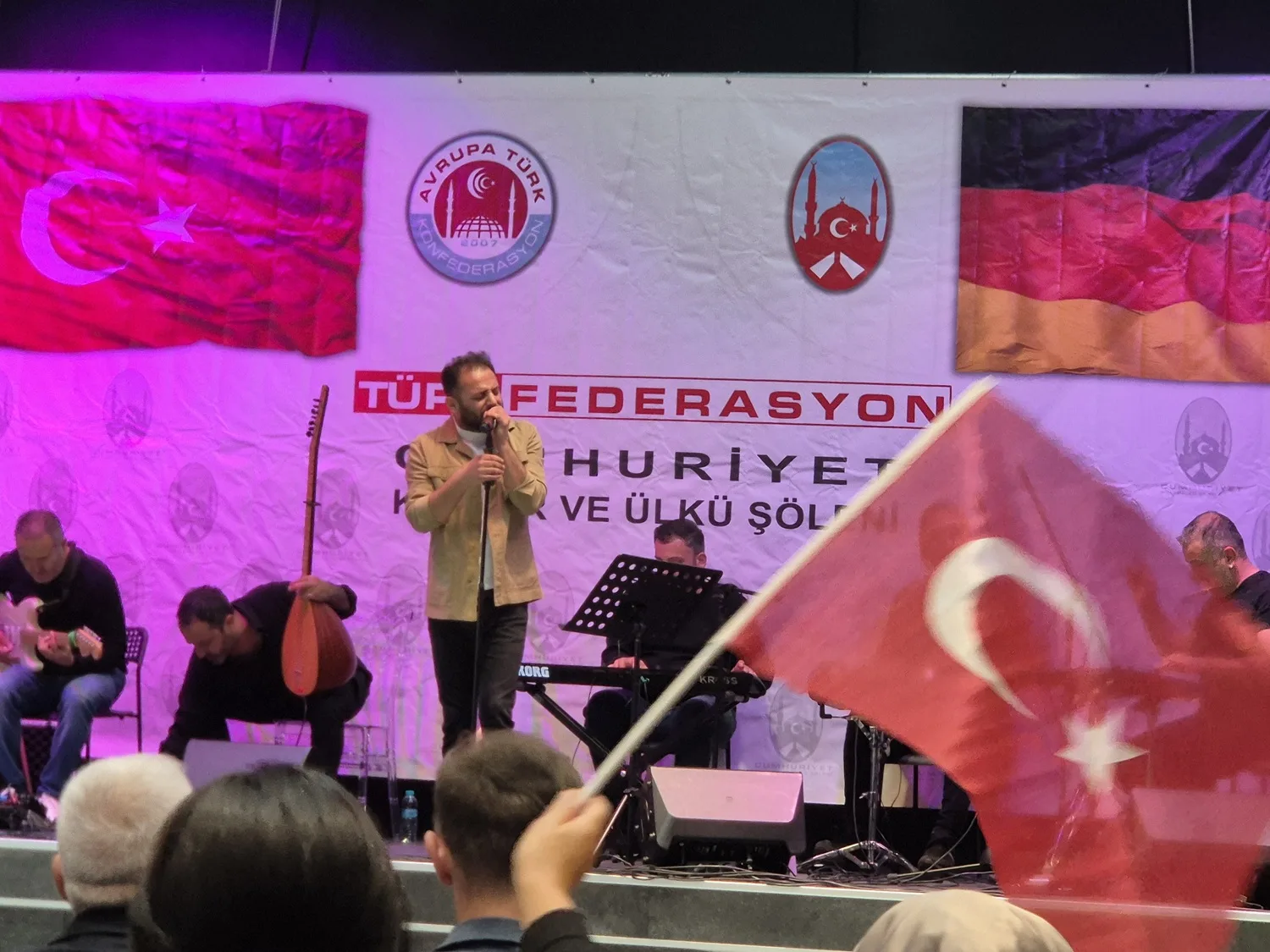 Fürth Bizim Ocak konserinde Ahmet Şafak Coşturdu