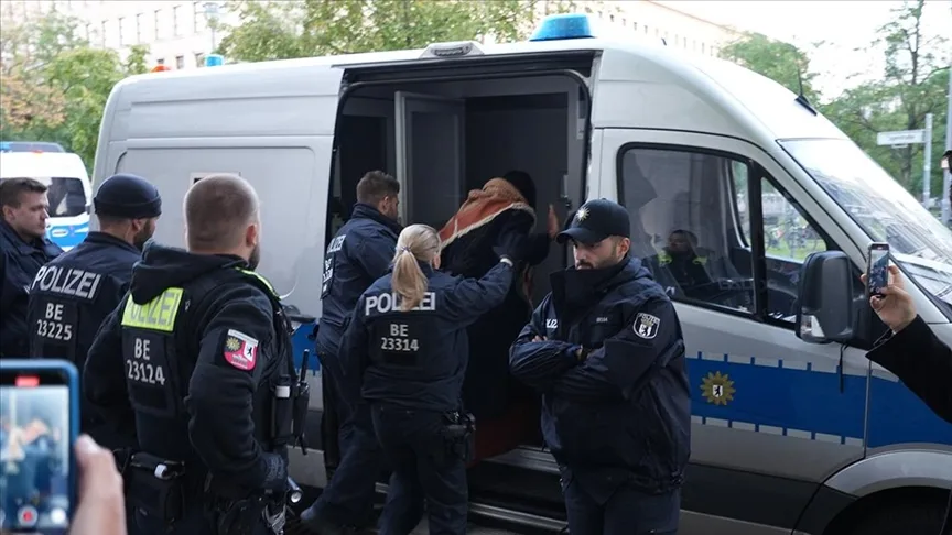 Almanya’nın soykırım destekçiliği polis şiddetliyle de kendini gösterdi