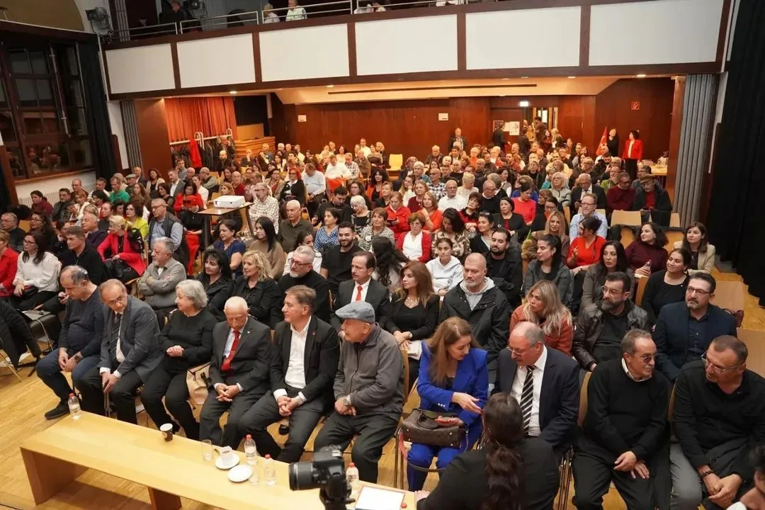 Stuttgart’ta Cumhuriyet Coşkusu: “Umut, Adalet ve Birlik İçin Yürüyoruz”
