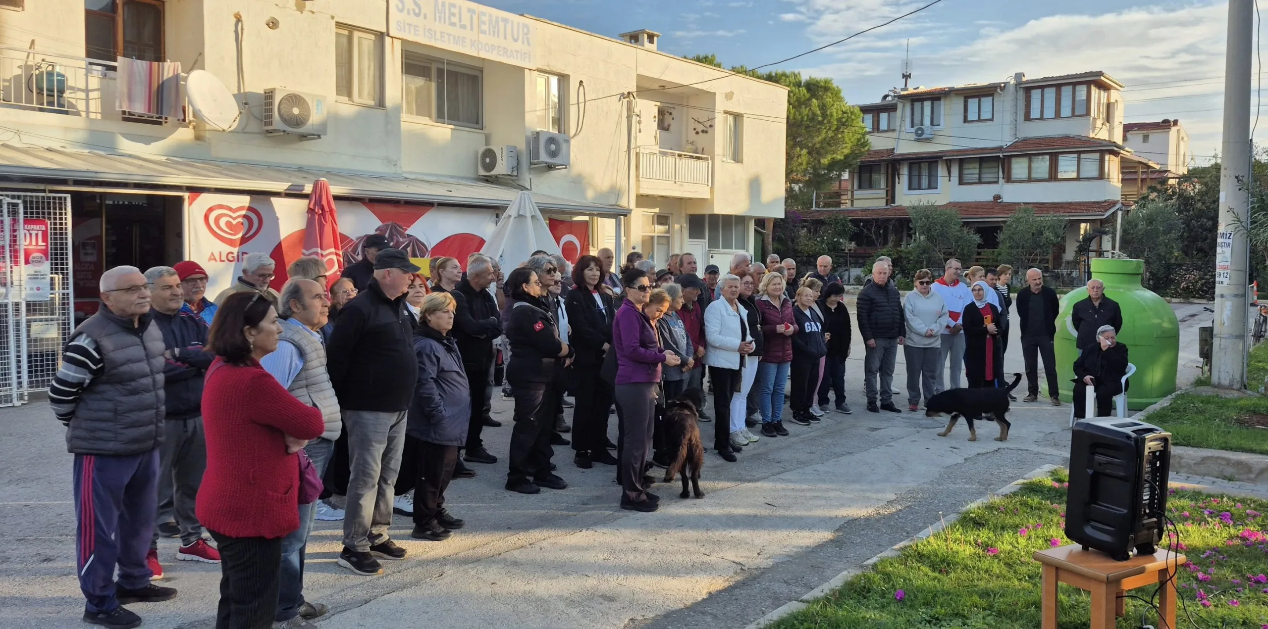 Seferihisar’da Yürekler 09.05’te Atatürk İçin Tek Yürek Oldu