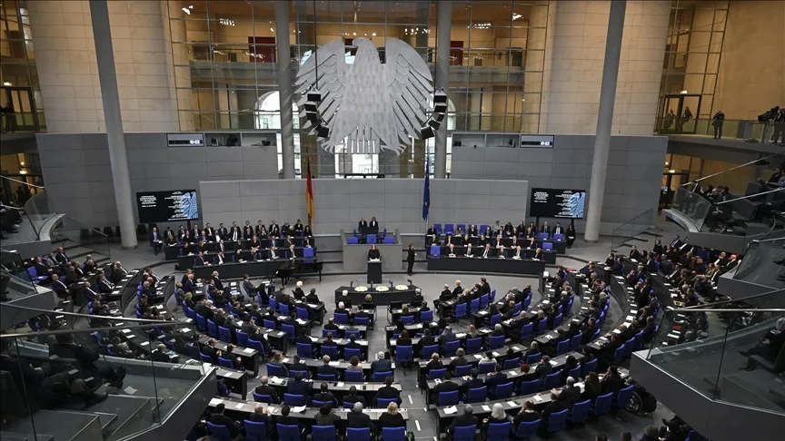 Almanya’da hükümetteki partilere destek, seçim sonuçlarının altında kalmaya devam ediyor