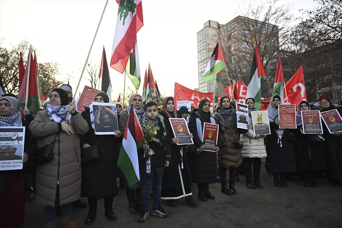 Berlin`de Filistin’e destek gösterisi düzenlendi
