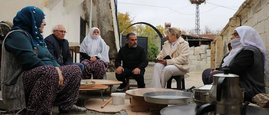 Elazığ’da köy köy dolaşarak tarifleri kayıt altına alıyor