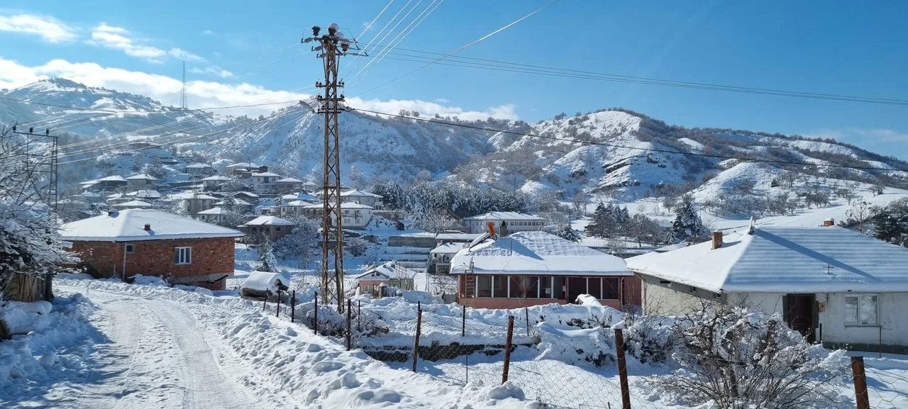Almanya’da Elli Fırtınası Gitti, Gunda Buzlanması Kapıda