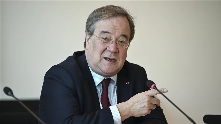 Laschet: ABD NATO’dan ayrılsa AB tek başına kendisini savunacak durumda olmaz