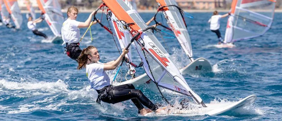 İzmir 2026’ya yelken ve rüzgâr sörfü şampiyonalarıyla giriyor