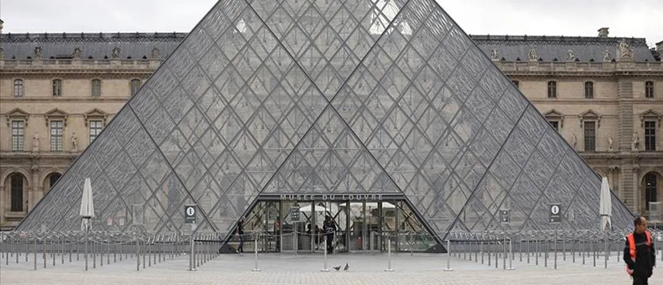 Louvre Müzesi’nde giriş ücretleri AB dışından gelen ziyaretçiler için artırıldı
