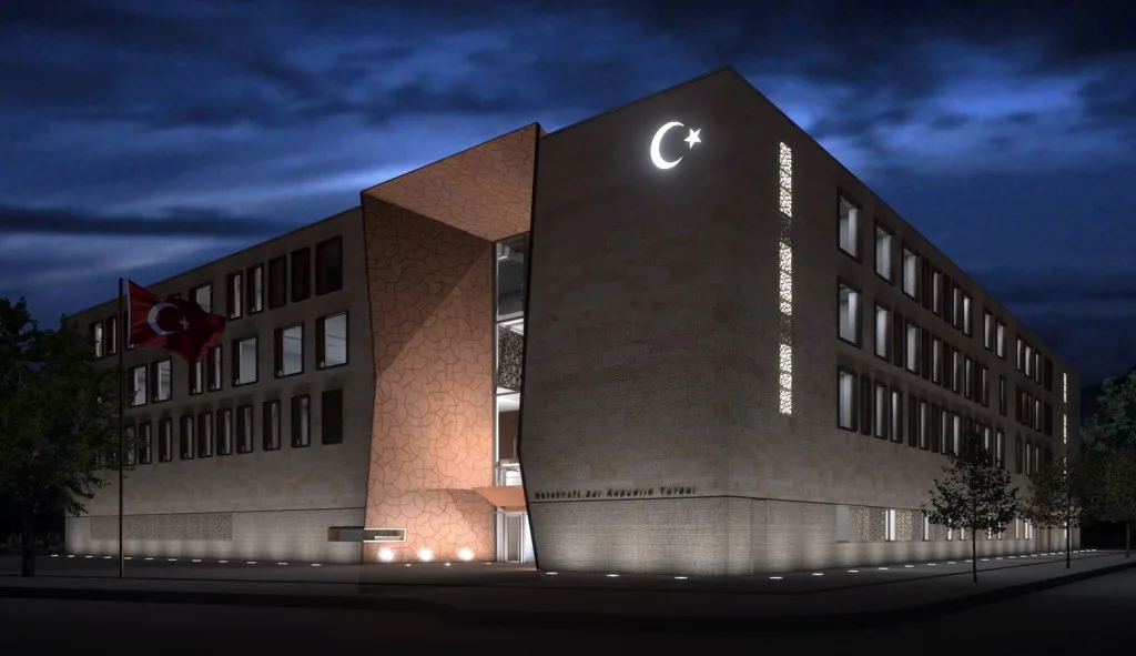 Berlin’de Türk Büyükelçiliğine Şok Saldırı!