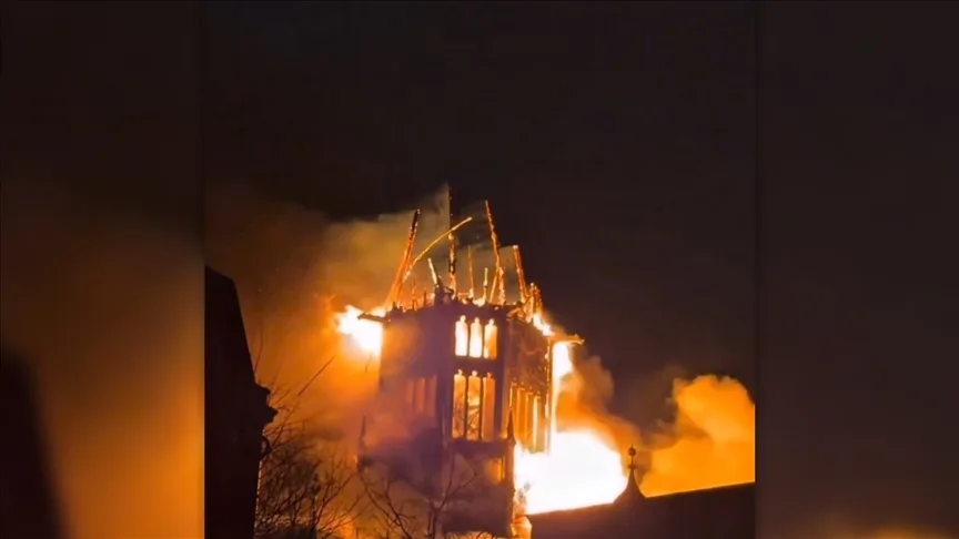 Amsterdam’da tarihi Vondelkerk Kilisesi’nde çıkan yangın kontrol altına alındı
