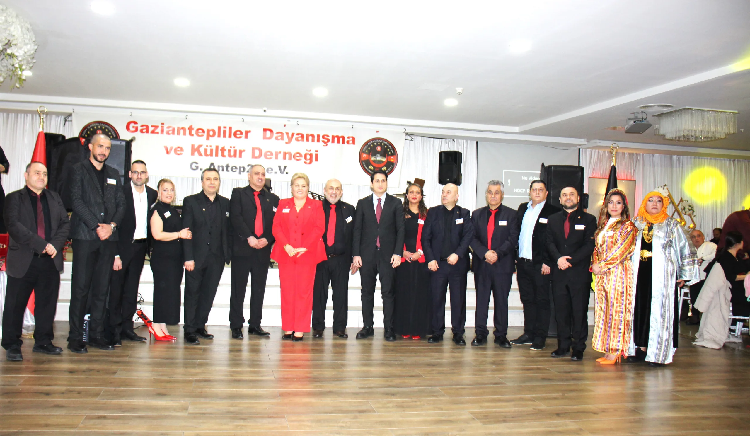 Gaziantep’in Kurtuluşunun 104. Yılı Hamburg’da Büyük Coşkuyla Kutlandı