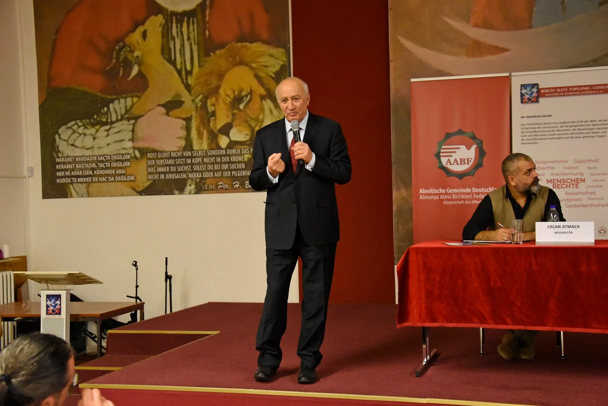 Berlin Cemevi’nde Aleviliğin Tarihsel ve Kültürel Kökleri Paneli