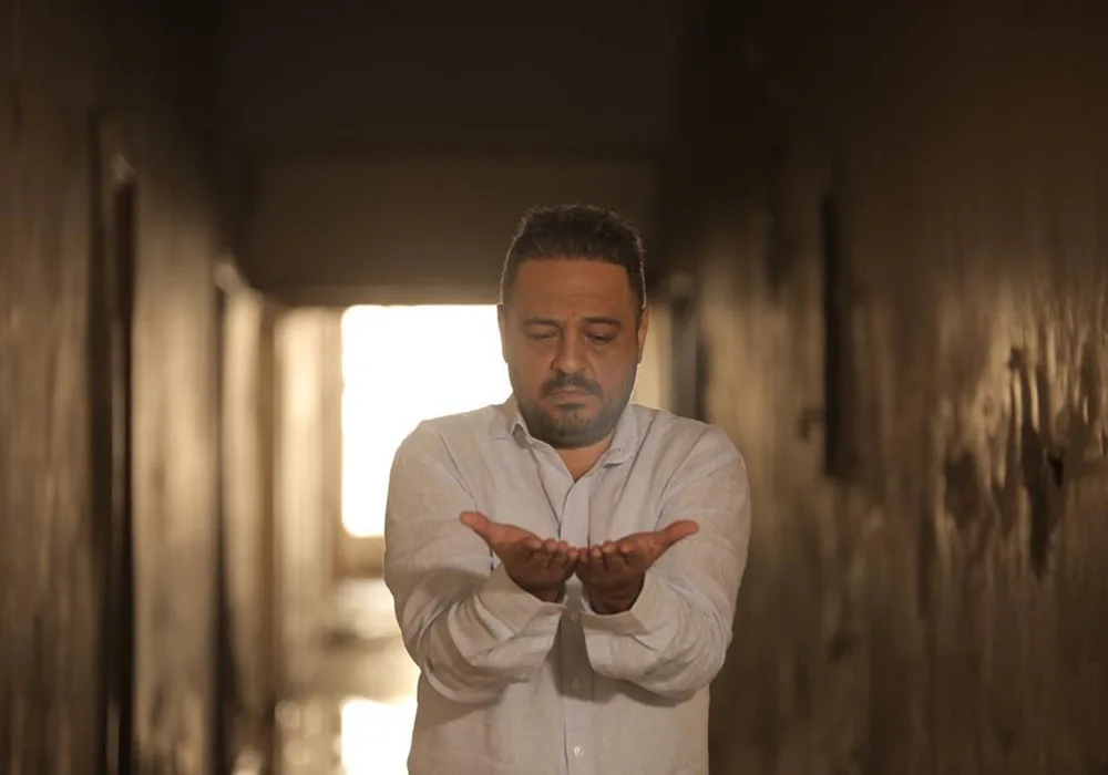 AYZER BÜYÜKER’DEN DUYGULARA DOKUNAN YENİ MAKSİ SINGLE: “MAZİ” TÜM DÜNYADA YAYINDA