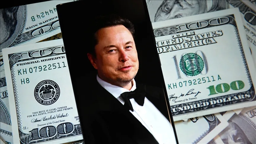 Elon Musk, serveti 800 milyar doları aşan ilk kişi oldu