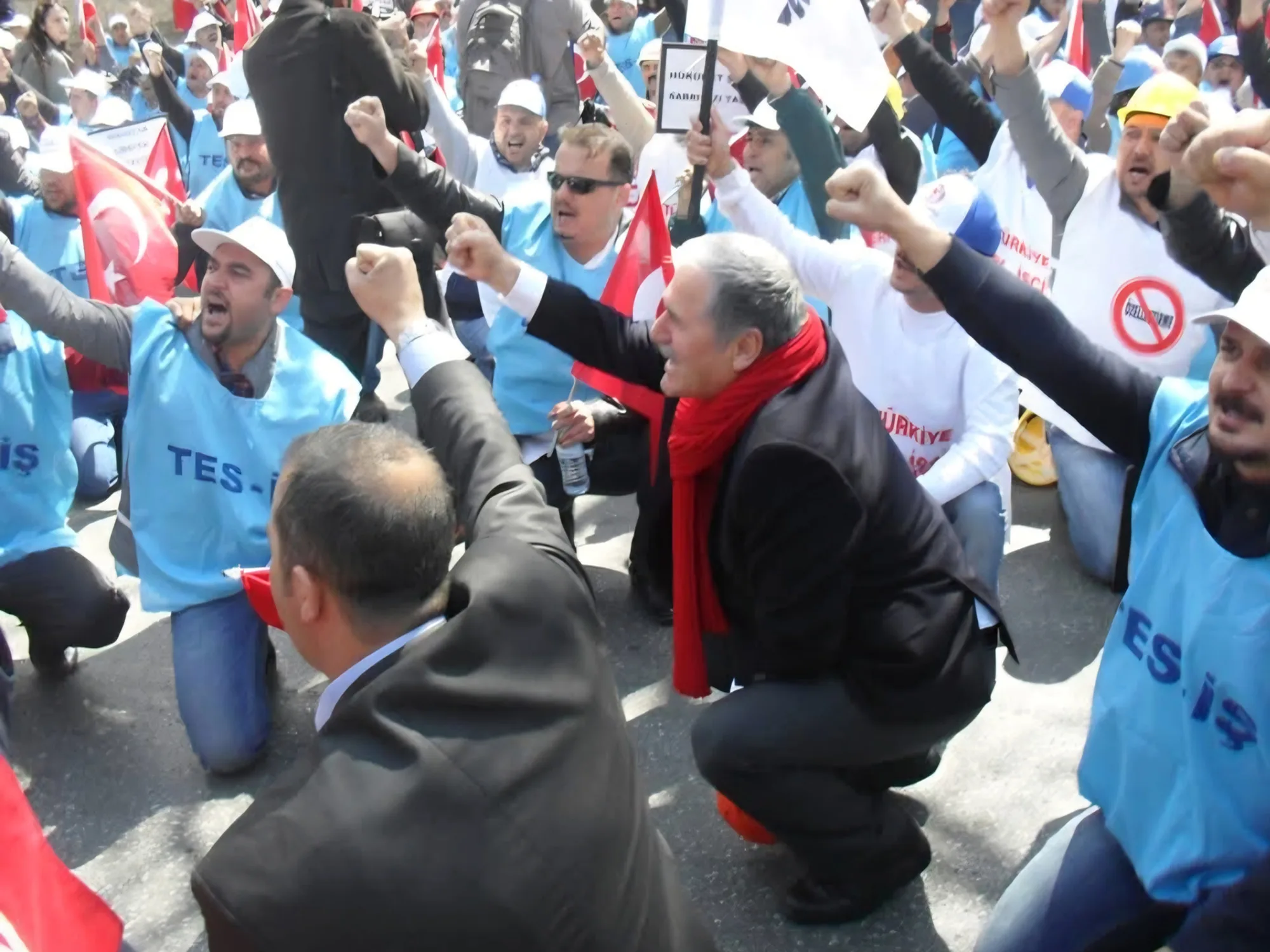 DİSK 59. Kuruluş Yılını Coşkuyla Kutluyor