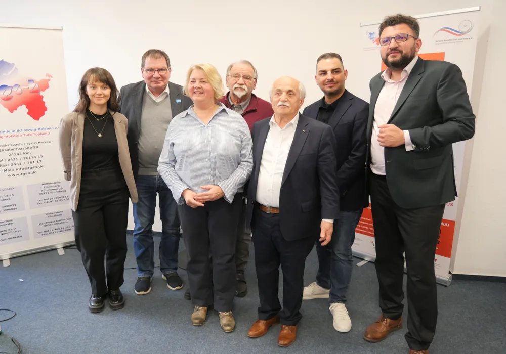 Kiel’de “Dünden Bugüne Sinti ve Romanlar” Diyalog Etkinliği Yoğun İlgi Gördü