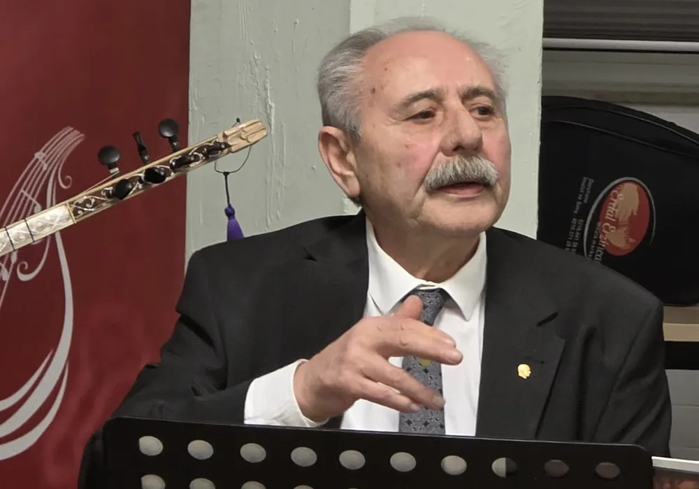 Kazım Birlik: “Halk ozanı elli yılda zor yetişir, ozanlar sesli bayraktır”
