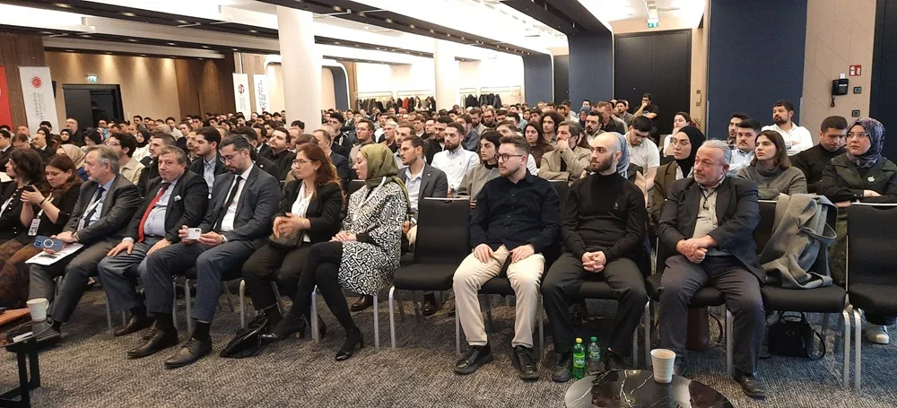 Türk Savunma Devleri Hamburg’da Sahnedeydi