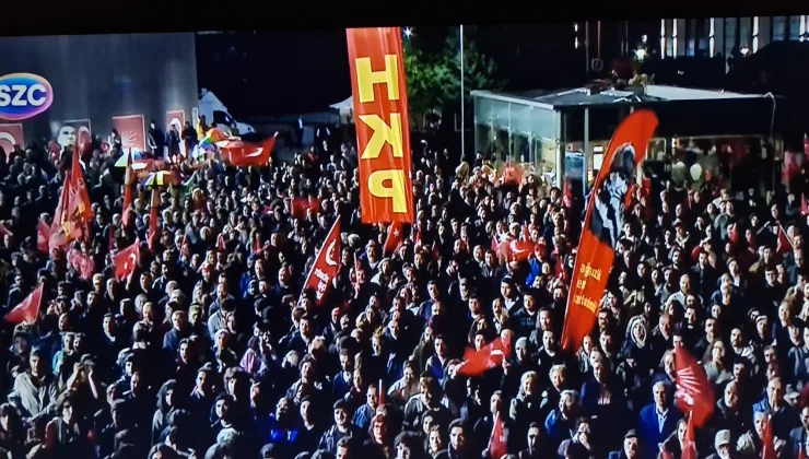 CHP Genel Merkezi’nde Gergin Gece