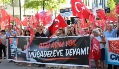 Hamburg’da Demokrasi ve Halk İradesine Güçlü Destek