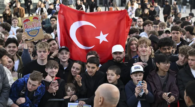 Arda Saatçi Berlin’de Kahraman Gibi Karşılandı