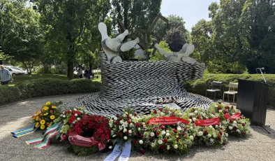 Almanya’daki Solingen ırkçı saldırısının üzerinden 33 yıl geçti
